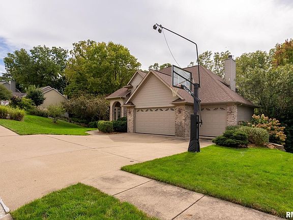 4th image of 20 Foxwood Ct