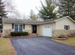 5616 Greenview Rd, Oakwood Hills, IL 60013