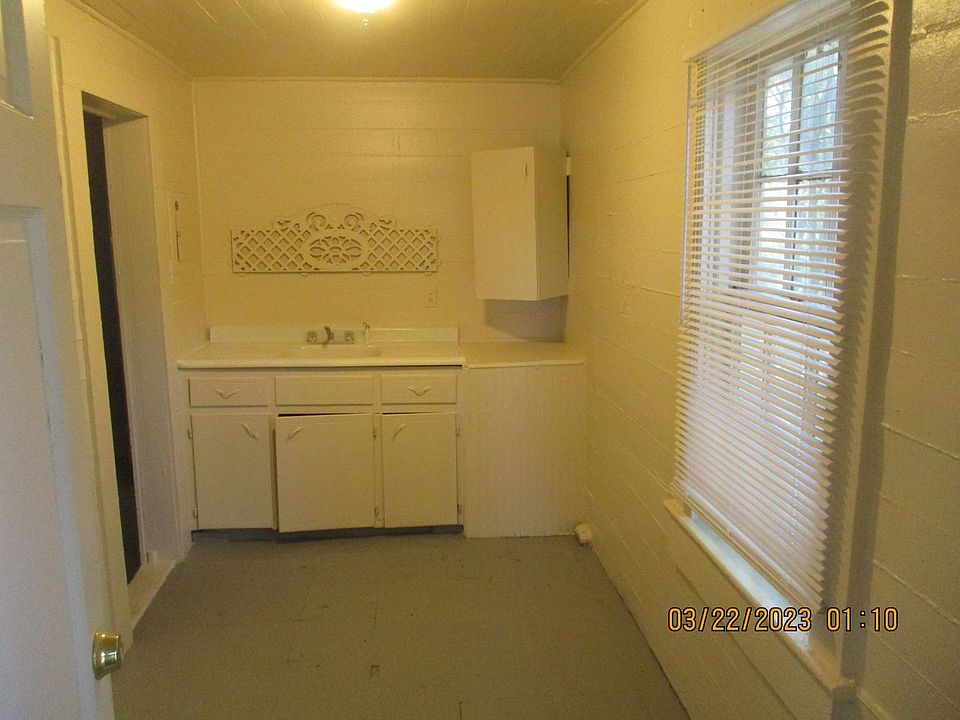 2nd image of 404 Poplar St