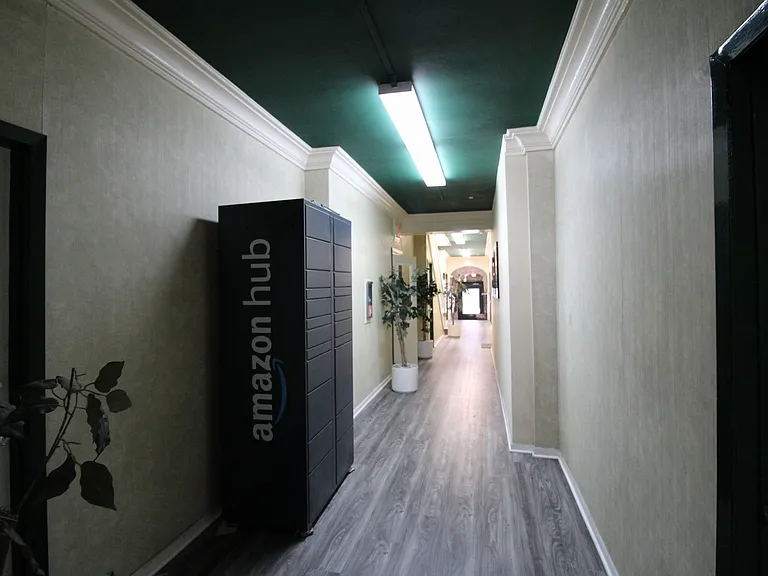 Essex Manor — Photo 5