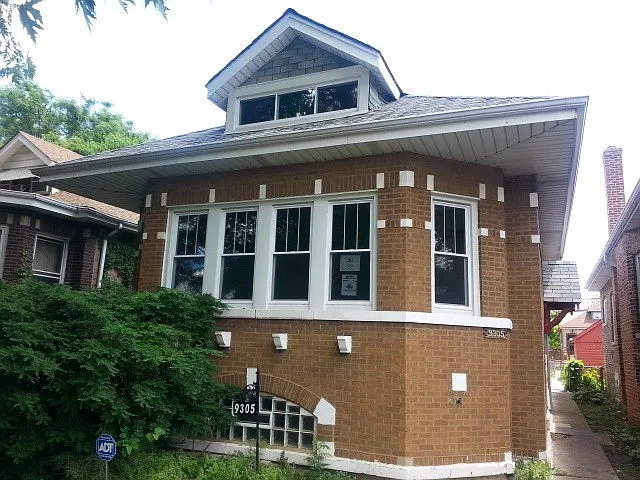 9305 S Racine Ave photo 1