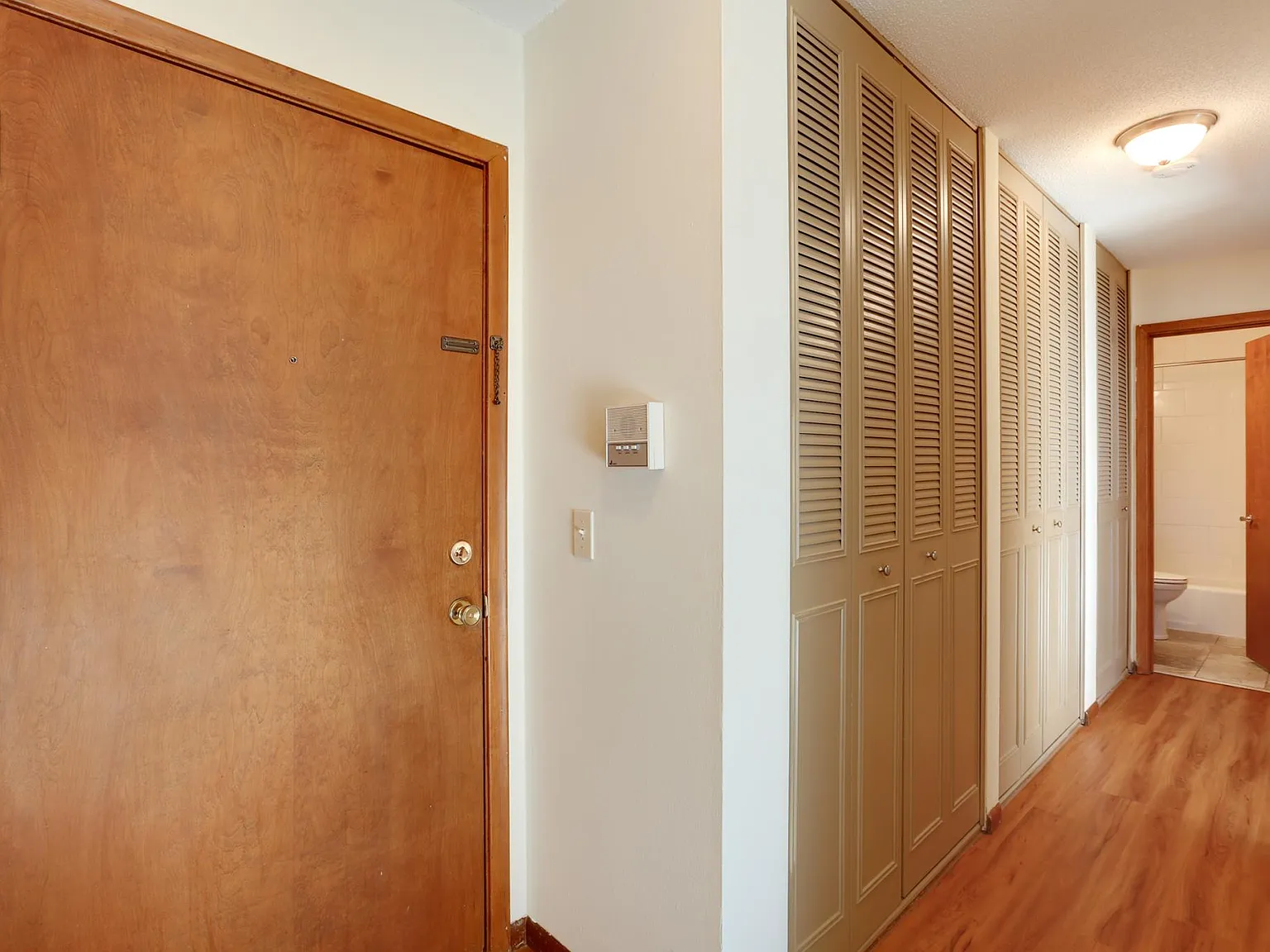 1122 Como Ave SE — Photo 3