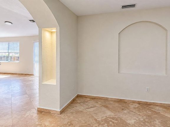 4th image of 21733 Ingraham Ave