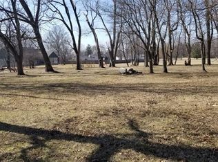 135 S Twin Lakes Rd, Decatur, IL 62522