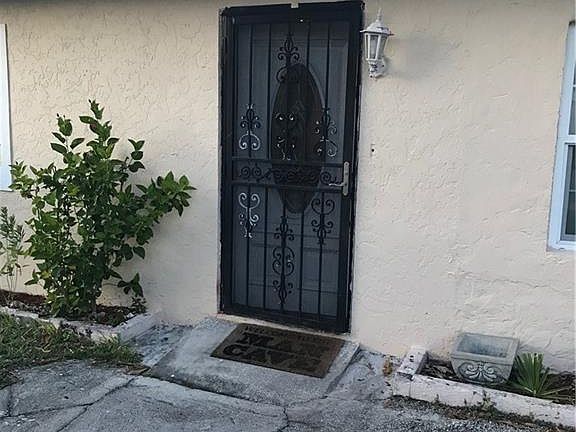2nd image of 1865 Moreno Ave