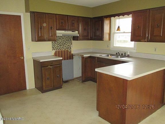 4th image of 2026 Southwood Ave