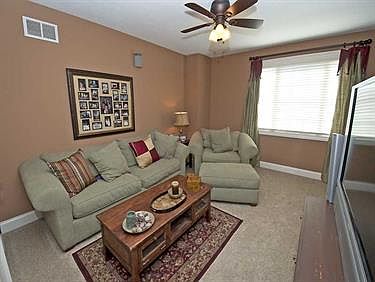 5th image of 416 Granville Pl