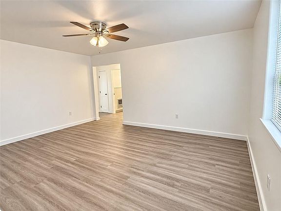 3rd image of 945 Helios Ave