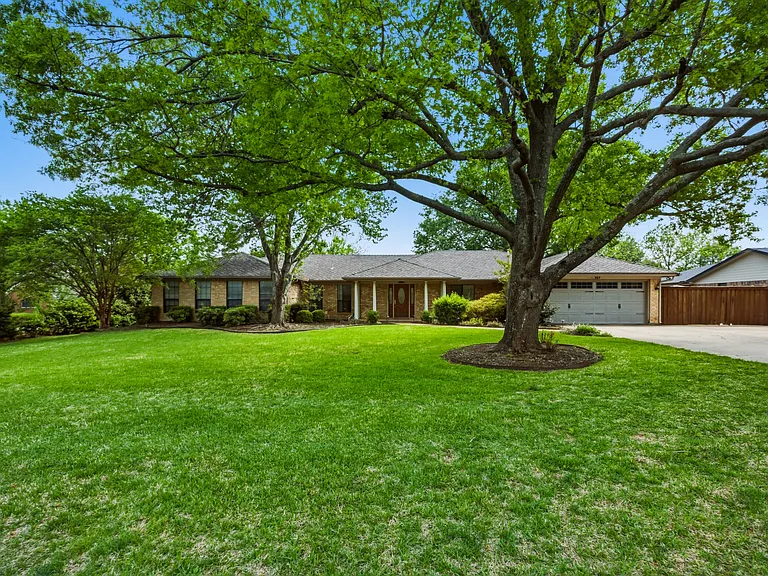 265 E Dove Rd — Photo 6