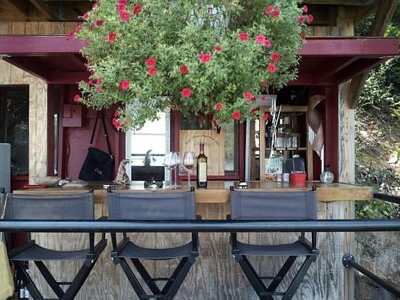 Waterside Bar