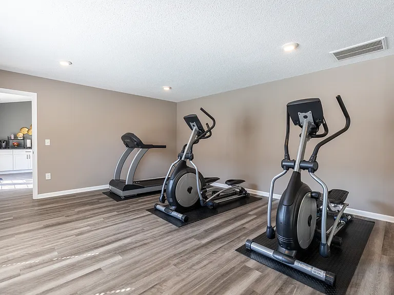 Sharon Pointe Apartment Homes — Photo 23