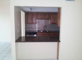 11011 S Lakeview Dr, Hollywood, FL 33026