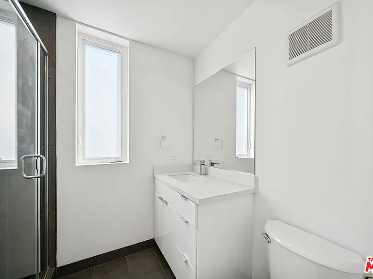 4523 Saint Elmo Dr #1/2 — Photo 20