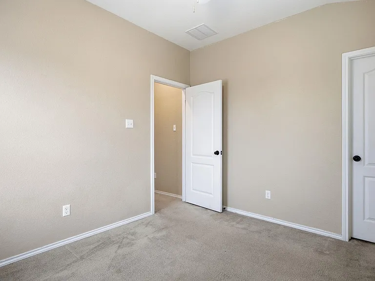 2950 E Old Settlers Blvd #29 — Photo 37