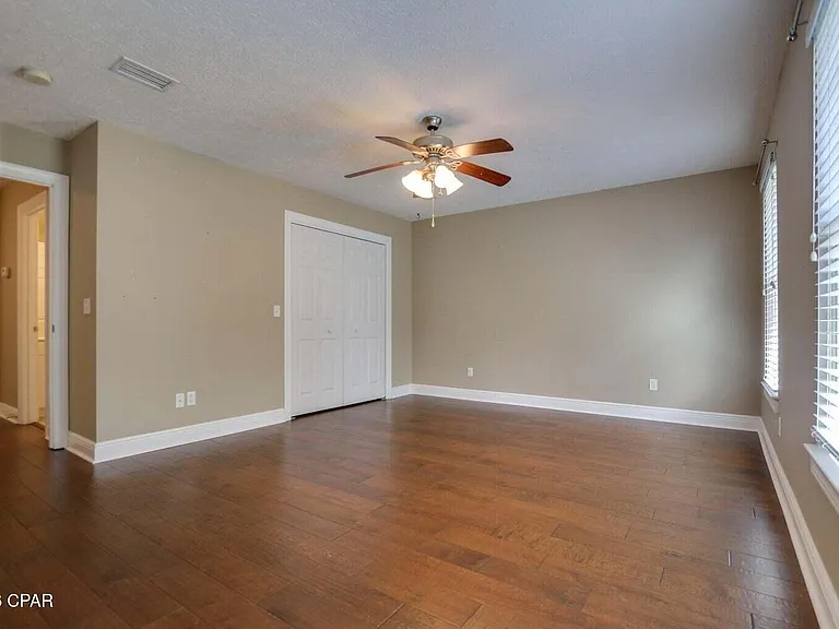 4026 Oak Forest Dr — Photo 6