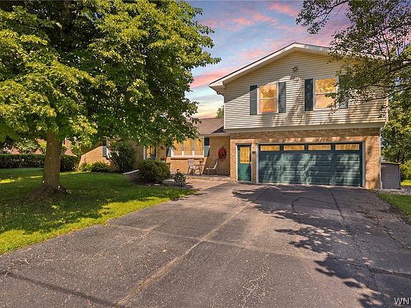 2nd image of 12 Beverly Dr