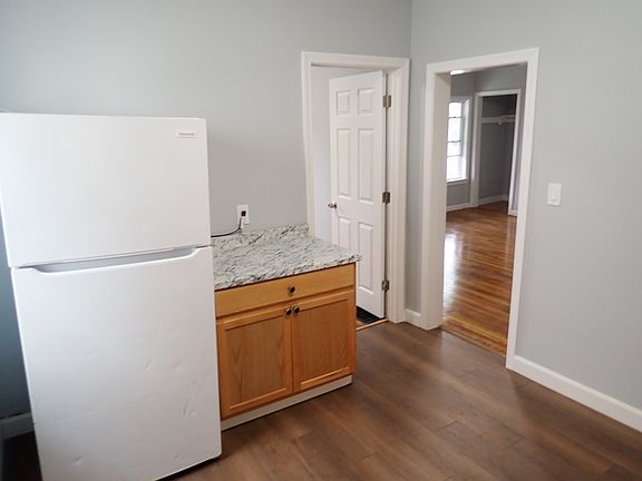 4th image of 6 Oliver Rd #B
