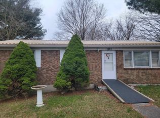 101 Warner St, Narrows, VA 24124
