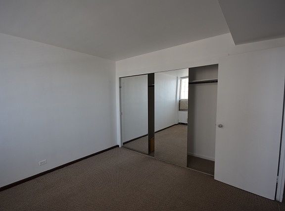 3rd image of 3950 N Lake Shore Dr #1016