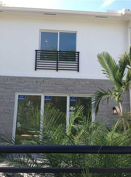 1st image of 825 NE 17th Way #1