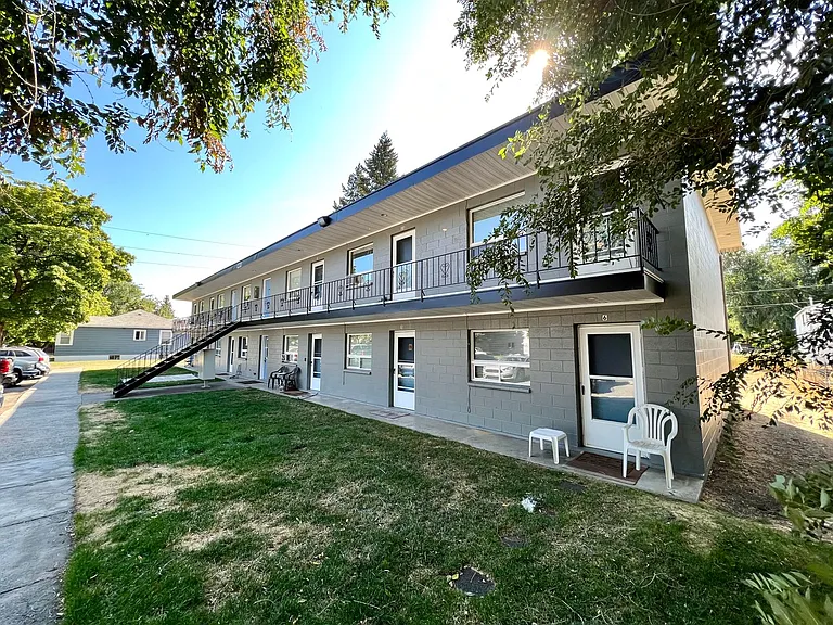 6810 E 2nd Ave — Photo 3