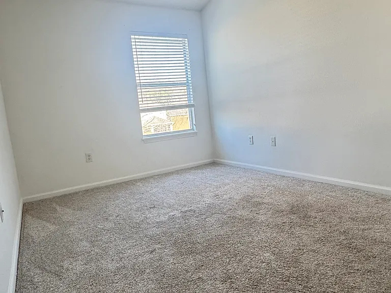 5862 Pavilion Dr — Photo 7