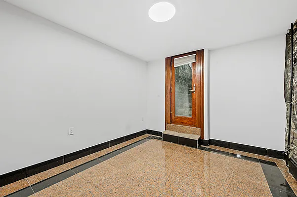 Rented by Compass | media 14