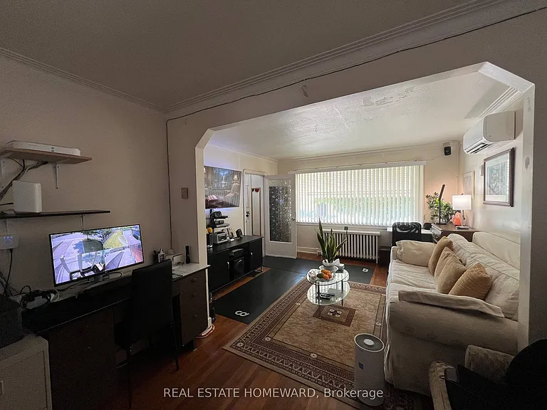 124 Glencrest Blvd #MAIN — Photo 6