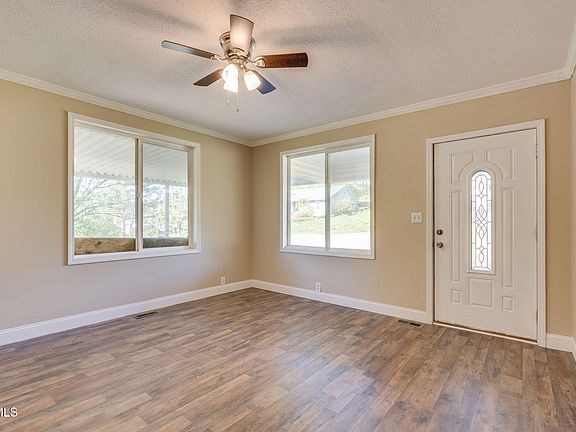 5th image of 2629 Birdwell St
