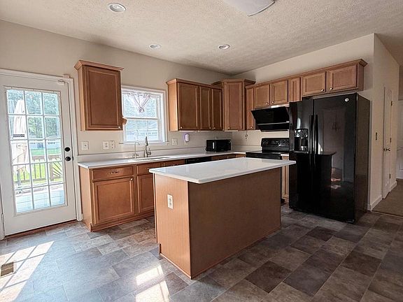 2nd image of 4114 Derbyshire Ln
