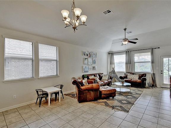 4th image of 2208 Granite Hill Dr