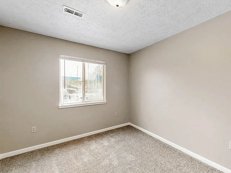 Parkview Apartments — Photo 36