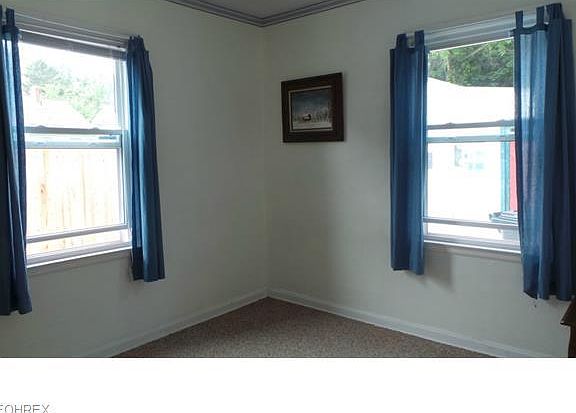 4th image of 2340 Parkview Dr
