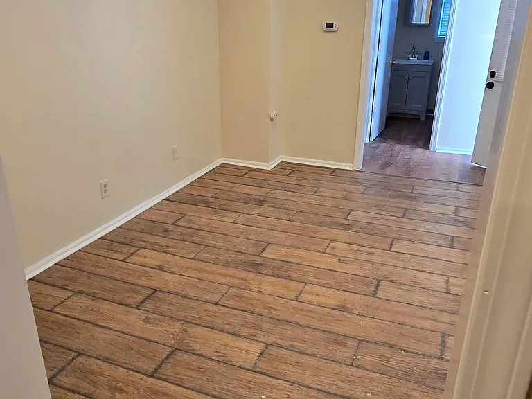 2902 Pine Ave #1B — Photo 5