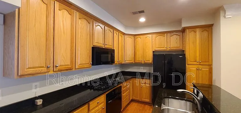 2205 Highbourne Dr — Photo 3