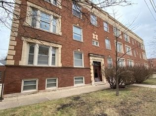 1756 W Berteau Ave APT 3, Chicago, IL 60613