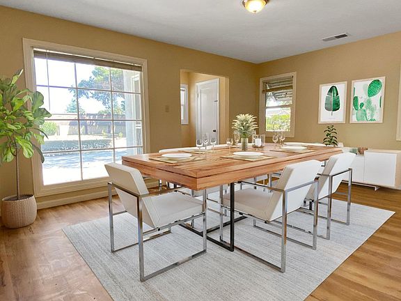 3rd image of 10921 Maxine Ave