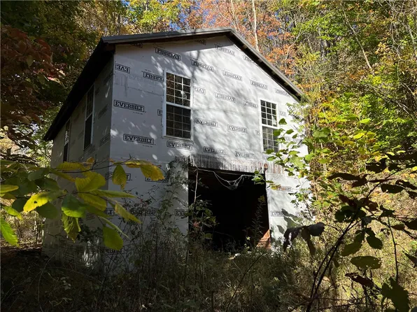 Dutch Run Rd, Waynesburg, PA 15370