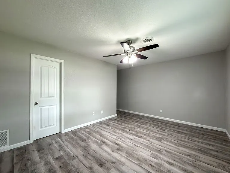 3309 S 53rd St — Photo 16