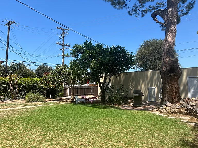 1171 Huntington Dr #D — Photo 41