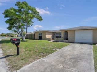 7420 Fox Hollow Dr, Port Richey, FL 34668