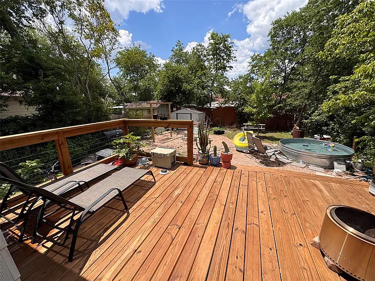 2321 Lakehurst Dr — Photo 17