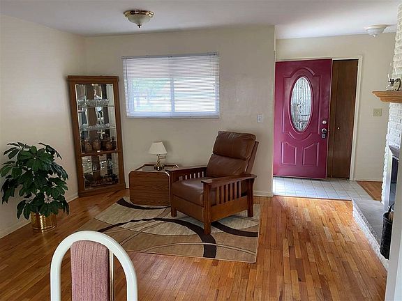 2nd image of 307 Cedarwood Dr