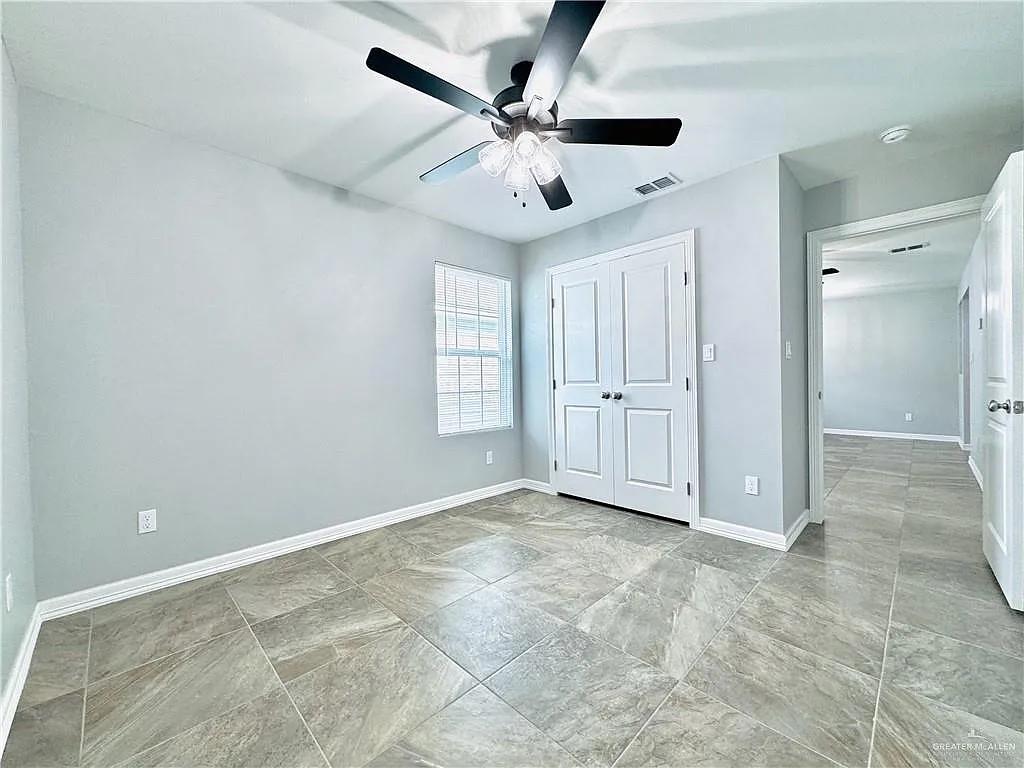 2 bed, 1.0 bath, 876 sqft, $1,050 — Photo 4