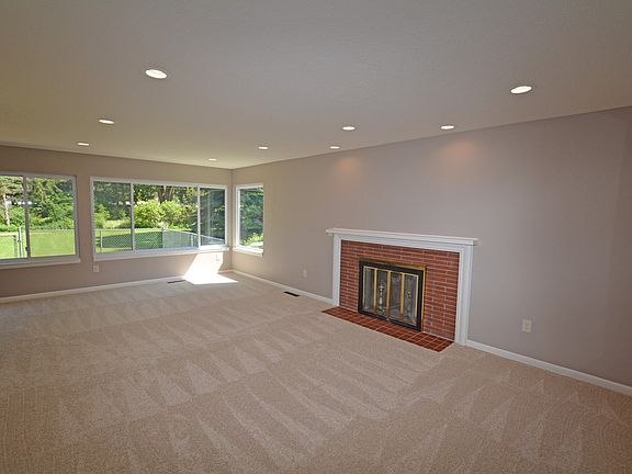 4th image of 1416 Clover Ct