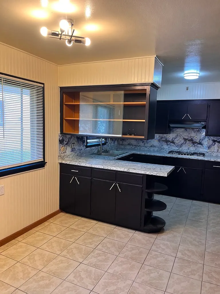 3 bed, 1500 sqft, $1,500 — Photo 4