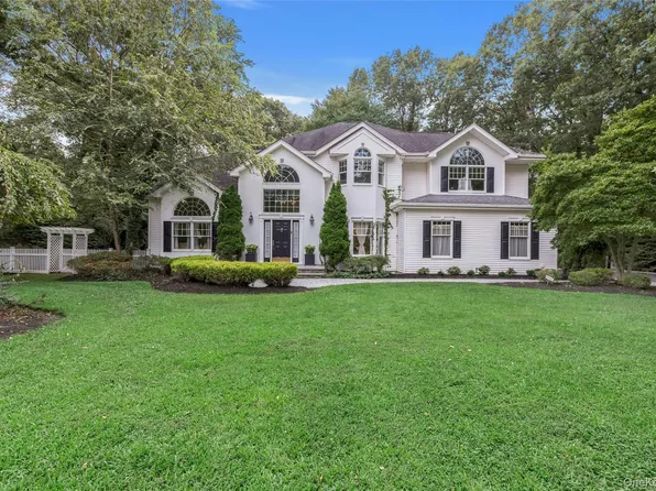 14 Cobbler Lane, East Setauket, NY 11733