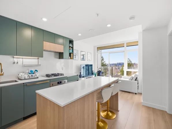 13573 98a Ave #607, Surrey, BC V3T 1C2