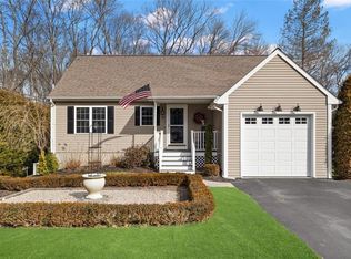 25 Holly Ln, Cumberland, RI 02864