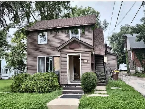 411 1/2 S State Ave, Freeport, IL
